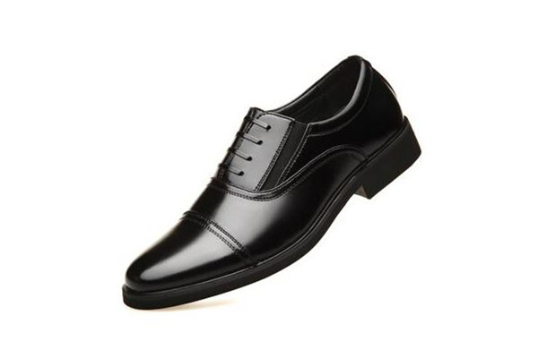 皮鞋破皮是質(zhì)量問(wèn)題嗎 皮鞋破皮了可以用指甲油嗎 皮鞋破皮是質(zhì)量問(wèn)題嗎 皮鞋破皮了可以用指甲油嗎