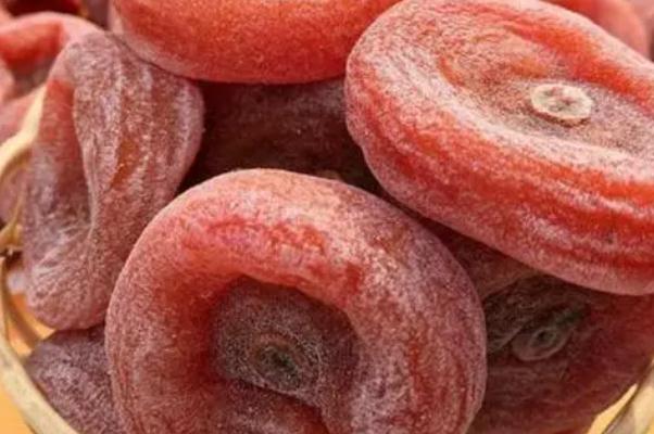 柿餅是不是發(fā)物 柿餅是直接吃還是洗洗再吃 柿餅是不是發(fā)物 柿餅是直接吃還是洗洗再吃