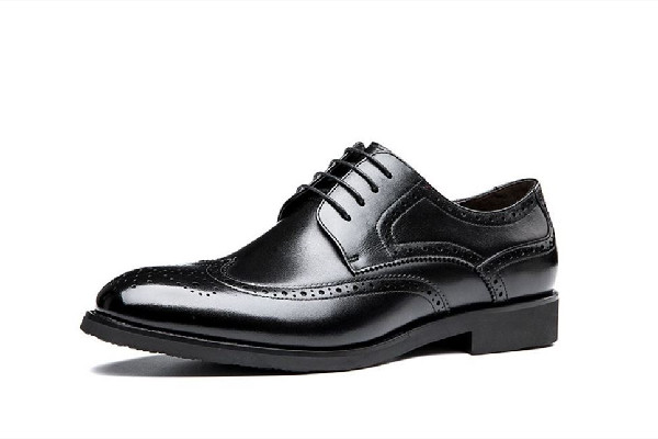 皮鞋買什么材質(zhì)比較好 皮鞋是牛皮革的好還是牛皮的好 皮鞋買什么材質(zhì)比較好 皮鞋是牛皮革的好還是牛皮的好