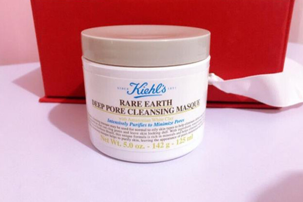 清潔面膜長(zhǎng)痘痘可以用嗎 清潔面膜對(duì)閉口有效嗎 清潔面膜長(zhǎng)痘痘可以用嗎 清潔面膜對(duì)閉口有效嗎