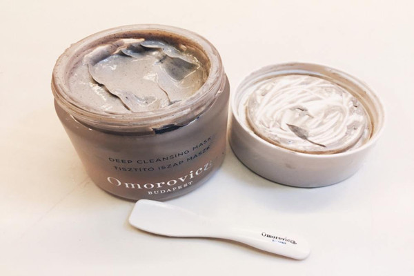 清潔面膜長(zhǎng)痘痘可以用嗎 清潔面膜對(duì)閉口有效嗎 清潔面膜長(zhǎng)痘痘可以用嗎 清潔面膜對(duì)閉口有效嗎