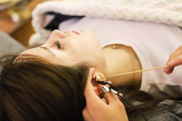 采耳的功效和作用 采耳可以清理耳屎?jiǎn)? alt=