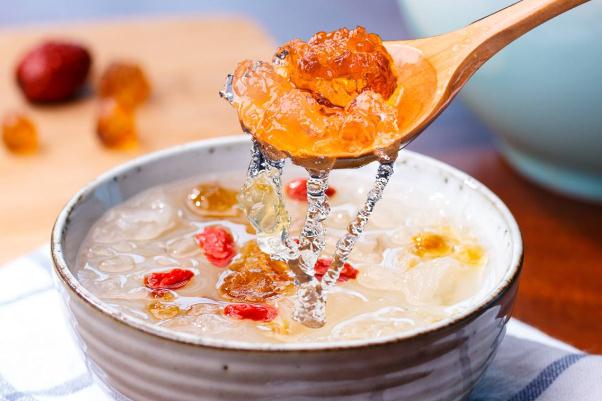 雪燕是不是有股酸味 雪燕為什么有酸味 雪燕是不是有股酸味 雪燕為什么有酸味