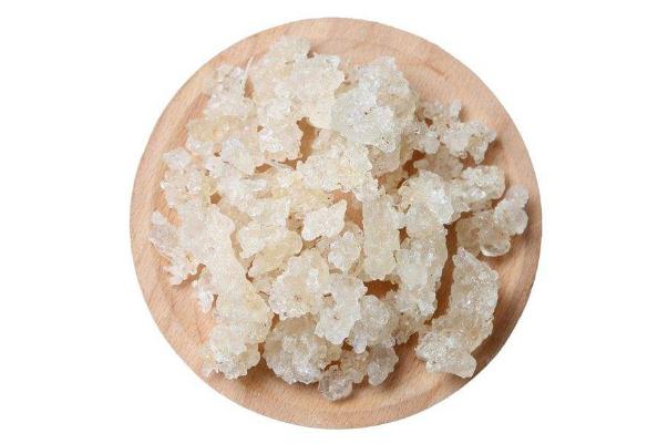 雪燕和燕窩哪個(gè)好 雪燕是什么東西 雪燕和燕窩哪個(gè)好 雪燕是什么東西