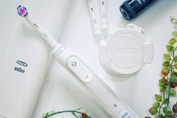 歐樂(lè)b電動(dòng)牙刷要充電多久 歐樂(lè)b電動(dòng)牙刷要一直放底座上嗎 歐樂(lè)b電動(dòng)牙刷要充電多久 歐樂(lè)b電動(dòng)牙刷要一直放底座上嗎