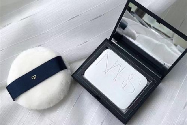 nars大白餅是定妝還是補(bǔ)妝 nars大白餅是散粉嗎 nars大白餅是定妝還是補(bǔ)妝 nars大白餅是散粉嗎