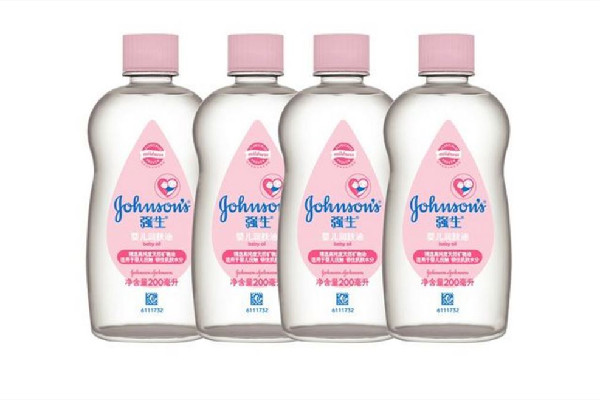 強生嬰兒潤膚油可以擦在臉上嗎 強生嬰兒潤膚油怎么用 強生嬰兒潤膚油可以擦在臉上嗎 強生嬰兒潤膚油怎么用