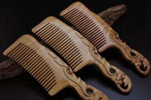 木梳子對(duì)頭發(fā)好嗎 木梳會(huì)發(fā)霉嗎 木梳子對(duì)頭發(fā)好嗎 木梳會(huì)發(fā)霉嗎