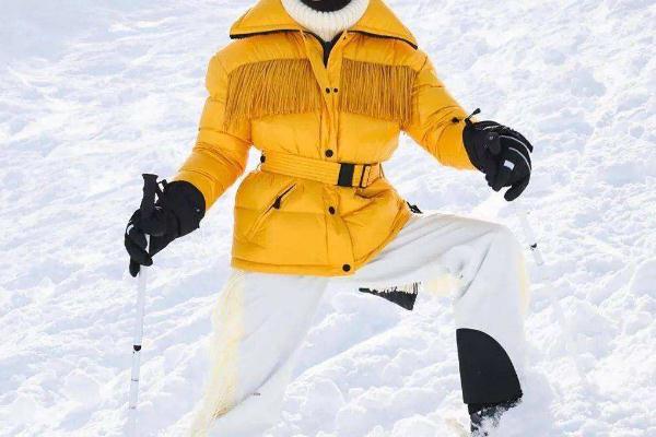 滑雪服哪個牌子好 滑雪服保暖性好嗎 滑雪服哪個牌子好 滑雪服保暖性好嗎