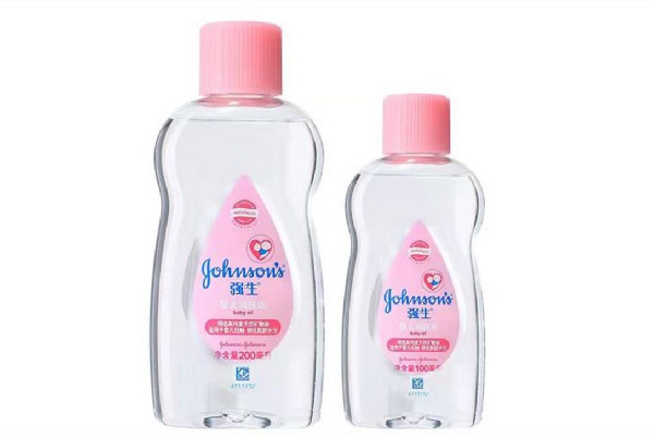 強生嬰兒潤膚油可以擦在臉上嗎 強生嬰兒潤膚油怎么用 強生嬰兒潤膚油可以擦在臉上嗎 強生嬰兒潤膚油怎么用