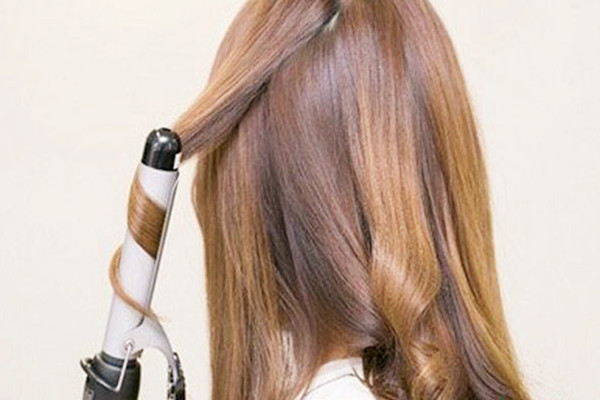 卷發(fā)棒對頭發(fā)有沒有傷害 卷發(fā)棒為什么會傷頭發(fā) 卷發(fā)棒對頭發(fā)有沒有傷害 卷發(fā)棒為什么會傷頭發(fā)