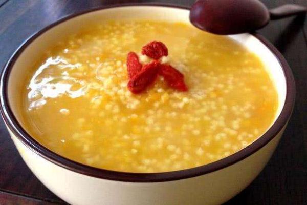 小米粥要放多少小米 小米粥有營(yíng)養(yǎng)嗎 小米粥要放多少小米 小米粥有營(yíng)養(yǎng)嗎