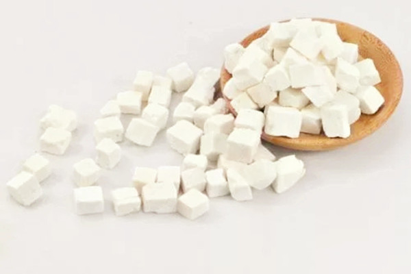 茯苓是熱性的嗎 茯苓是苦的嗎 茯苓是熱性的嗎 茯苓是苦的嗎