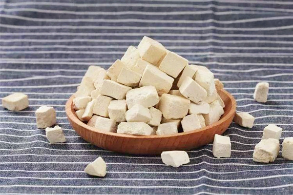 茯苓能否泡水喝 茯苓泡水喝有什么功效 茯苓能否泡水喝 茯苓泡水喝有什么功效