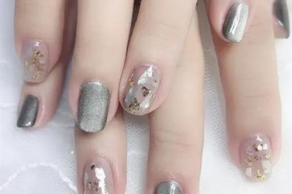 穿戴甲是甲片嗎 穿戴甲和貼甲片的區(qū)別 穿戴甲是甲片嗎 穿戴甲和貼甲片的區(qū)別