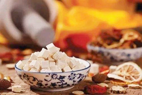 茯苓泡水可以天天喝嗎 茯苓泡水喝可以抗腫瘤嗎 茯苓泡水可以天天喝嗎 茯苓泡水喝可以抗腫瘤嗎