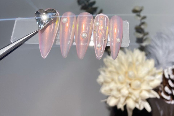 穿戴甲和美甲哪個(gè)傷害小 穿戴甲和美甲的區(qū)別 穿戴甲和美甲哪個(gè)傷害小 穿戴甲和美甲的區(qū)別