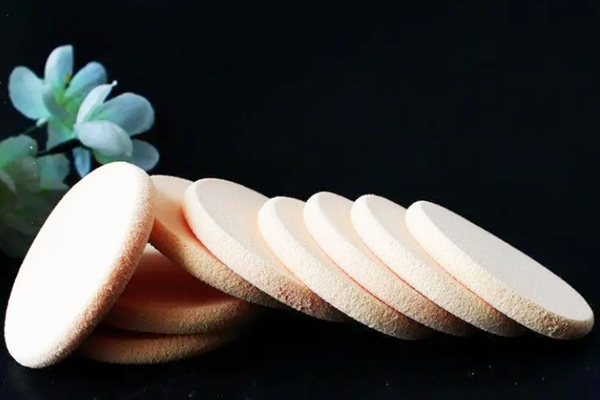 粉撲是干用還是濕用 粉撲能用洗面奶洗嗎 粉撲是干用還是濕用 粉撲能用洗面奶洗嗎