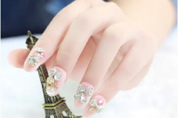 穿戴甲要打磨甲片嗎 穿戴甲是需要每天摘的嗎 穿戴甲要打磨甲片嗎 穿戴甲是需要每天摘的嗎