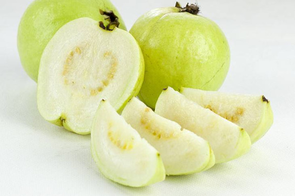 番石榴的皮能吃嗎 番石榴要放軟了才能吃嗎 番石榴的皮能吃嗎 番石榴要放軟了才能吃嗎