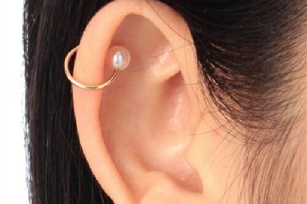 打耳骨需要去醫(yī)院嗎 打耳骨去哪打比較安全 打耳骨需要去醫(yī)院嗎 打耳骨去哪打比較安全