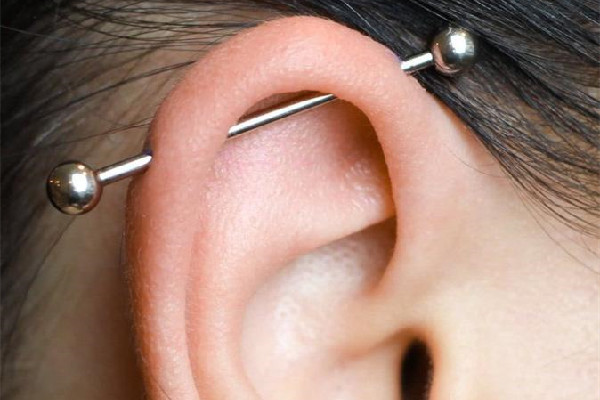 打耳骨疼還是耳垂疼 打耳骨是幾級疼痛 打耳骨疼還是耳垂疼 打耳骨是幾級疼痛