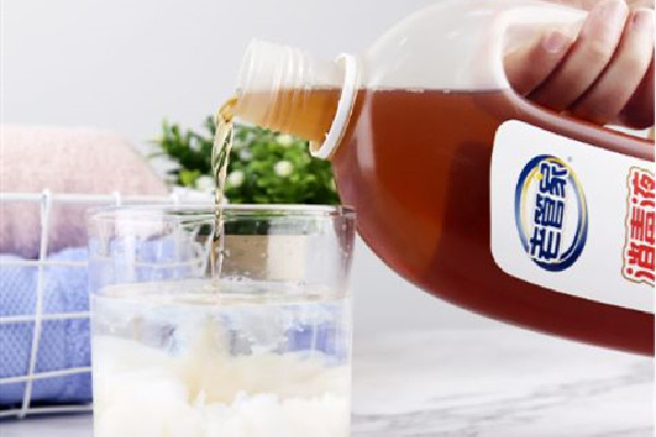 老管家消毒液可以和洗衣液一起用嗎 老管家消毒液可以噴嗎 老管家消毒液可以和洗衣液一起用嗎 老管家消毒液可以噴嗎