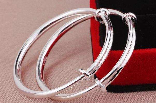 銀手鐲變黑是什么原因 銀手鐲變黑怎么清洗 銀手鐲變黑是什么原因 銀手鐲變黑怎么清洗