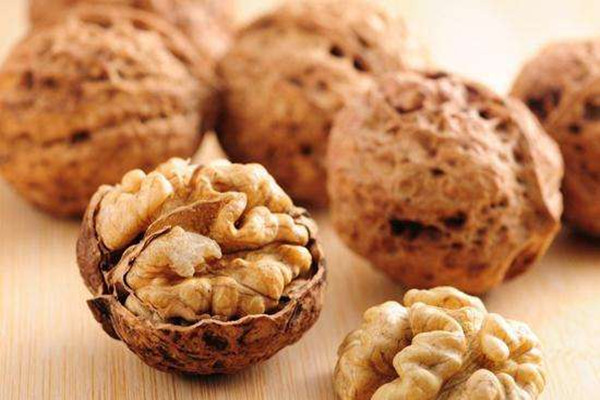 三只松鼠紙皮核桃的熱量 三只松鼠紙皮核桃吃了會(huì)胖嗎 三只松鼠紙皮核桃的熱量 三只松鼠紙皮核桃吃了會(huì)胖嗎