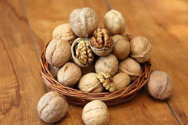 三只松鼠紙皮核桃孕婦可以吃嗎 三只松鼠紙皮核桃孕婦吃了有什么好處 三只松鼠紙皮核桃孕婦可以吃嗎 三只松鼠紙皮核桃孕婦吃了有什么好處