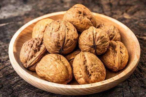 三只松鼠紙皮核桃能多吃嗎 三只松鼠紙皮核桃吃多了會(huì)怎樣 三只松鼠紙皮核桃能多吃嗎 三只松鼠紙皮核桃吃多了會(huì)怎樣