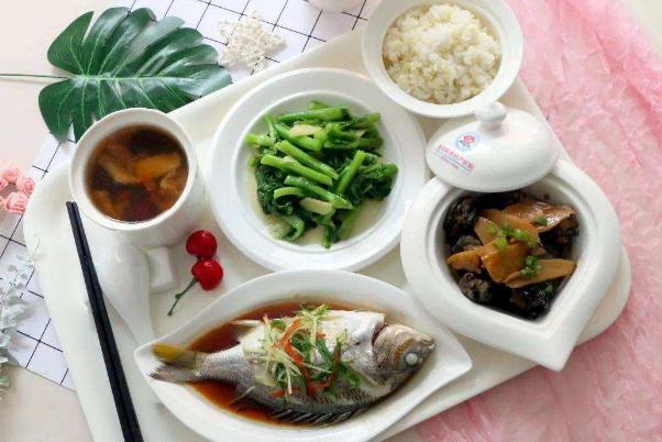 月子餐是不是要少油少鹽 為什么月子餐要求少油少鹽 月子餐是不是要少油少鹽 為什么月子餐要求少油少鹽