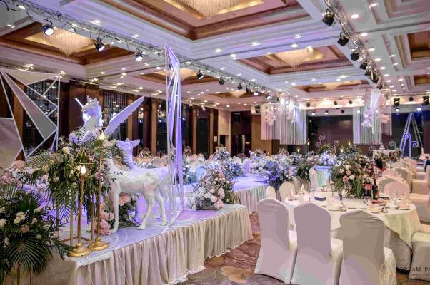 婚宴酒席是男方先辦還是女方先辦 婚宴酒席要準(zhǔn)備什么 婚宴酒席是男方先辦還是女方先辦 婚宴酒席要準(zhǔn)備什么