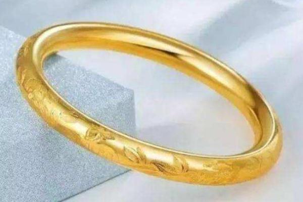 金手鐲是千足金還是萬足金 金手鐲是空心的么 金手鐲是千足金還是萬足金 金手鐲是空心的么