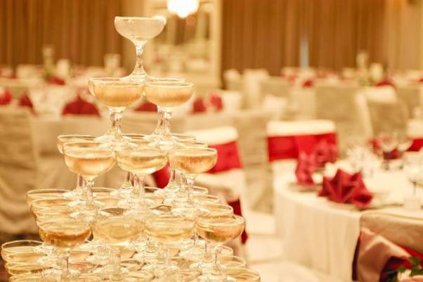 婚宴酒席是男方先辦還是女方先辦 婚宴酒席要準(zhǔn)備什么 婚宴酒席是男方先辦還是女方先辦 婚宴酒席要準(zhǔn)備什么