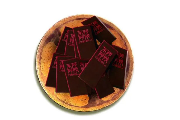 東阿阿膠用開水泡還是溫水 東阿阿膠的用法和用量 東阿阿膠用開水泡還是溫水 東阿阿膠的用法和用量