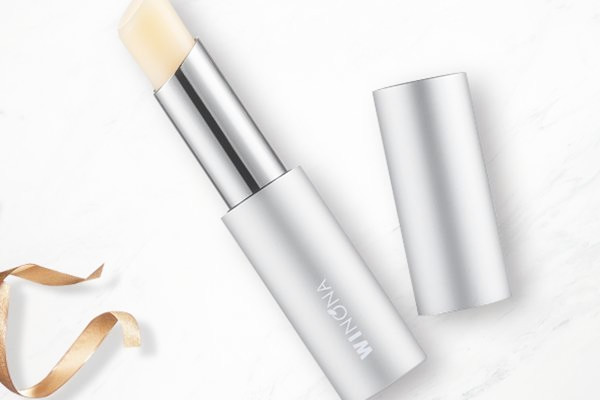 潤唇膏在口紅之前涂嗎 潤唇膏可以淡化唇紋嗎 潤唇膏在口紅之前涂嗎 潤唇膏可以淡化唇紋嗎