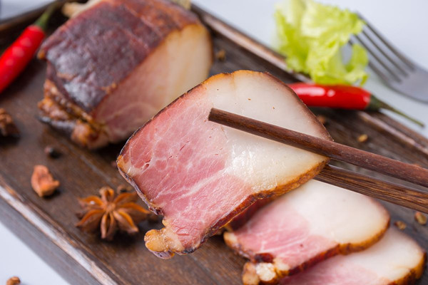 臘肉是要煮熟了再炒嗎 臘肉應該怎么清洗 臘肉是要煮熟了再炒嗎 臘肉應該怎么清洗