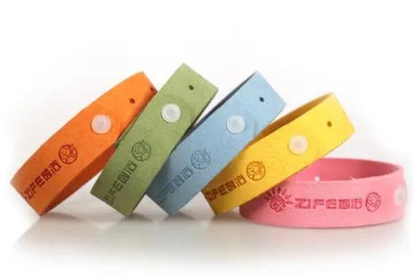 驅蚊手環(huán)的液體有毒嗎 驅蚊手環(huán)散發(fā)的味道有毒嗎 驅蚊手環(huán)的液體有毒嗎 驅蚊手環(huán)散發(fā)的味道有毒嗎