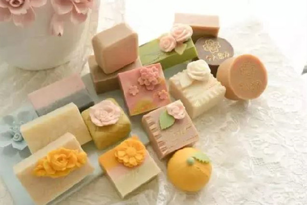 手工皂和洗面奶哪個洗臉效果好 手工皂適合洗臉嗎 手工皂和洗面奶哪個洗臉效果好 手工皂適合洗臉嗎