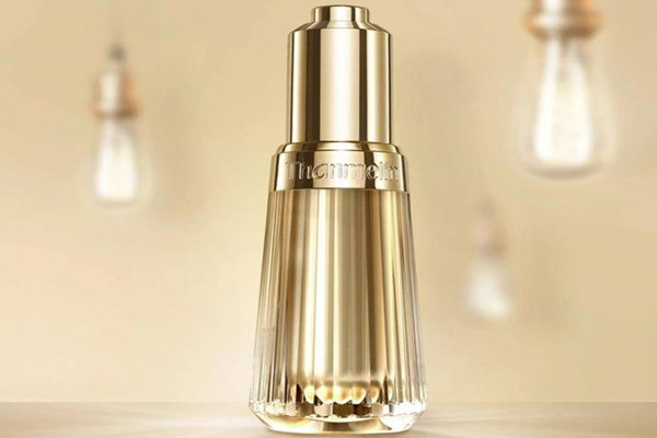 肌底液是不是精華液 肌底液和精華液的區(qū)別是什么 肌底液是不是精華液 肌底液和精華液的區(qū)別是什么