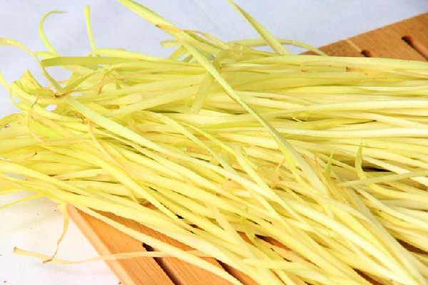 韭黃會引起腸胃不適嗎 韭黃會脹氣嗎 韭黃會引起腸胃不適嗎 韭黃會脹氣嗎