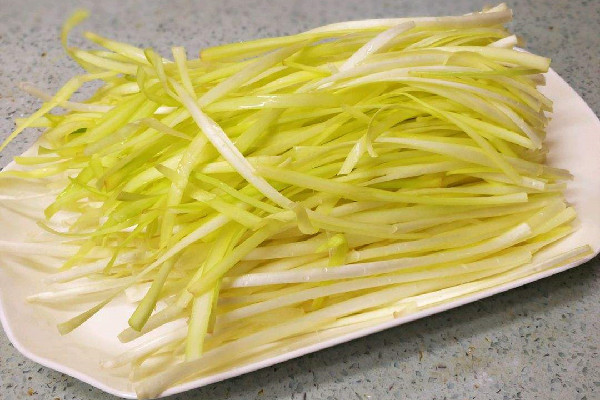 韭黃會引起腸胃不適嗎 韭黃會脹氣嗎 韭黃會引起腸胃不適嗎 韭黃會脹氣嗎