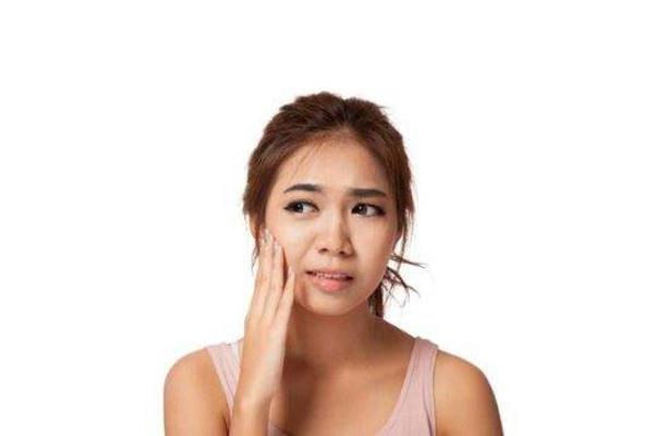 皮膚黃怎么變白 造成黃皮膚的原因有哪些 皮膚黃怎么變白 造成黃皮膚的原因有哪些