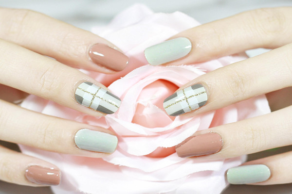 美甲能用酒精卸嗎 美甲能用卸妝水卸嗎 美甲能用酒精卸嗎 美甲能用卸妝水卸嗎