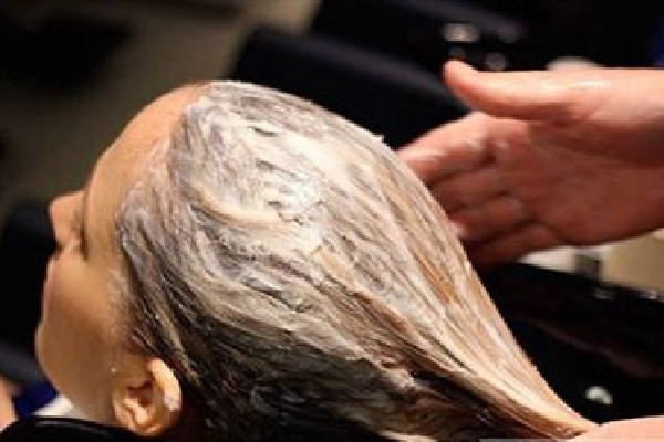 焗油和染發(fā)的區(qū)別 焗油和染發(fā)哪個危害大 焗油和染發(fā)的區(qū)別 焗油和染發(fā)哪個危害大