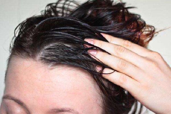 焗油是染黑嗎 焗油可以保持多久 焗油是染黑嗎 焗油可以保持多久