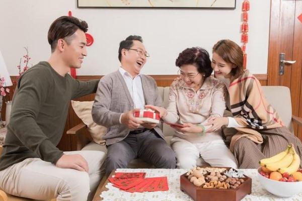 見家長意味著什么 見家長穿什么衣服合適 見家長意味著什么 見家長穿什么衣服合適