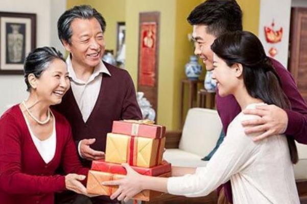 見家長意味著什么 見家長穿什么衣服合適 見家長意味著什么 見家長穿什么衣服合適