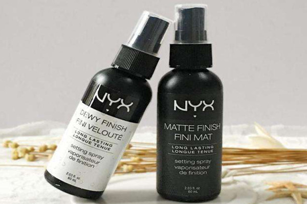 定妝噴霧是妝前還是妝后 定妝噴霧用了還要用散粉嗎 定妝噴霧是妝前還是妝后 定妝噴霧用了還要用散粉嗎